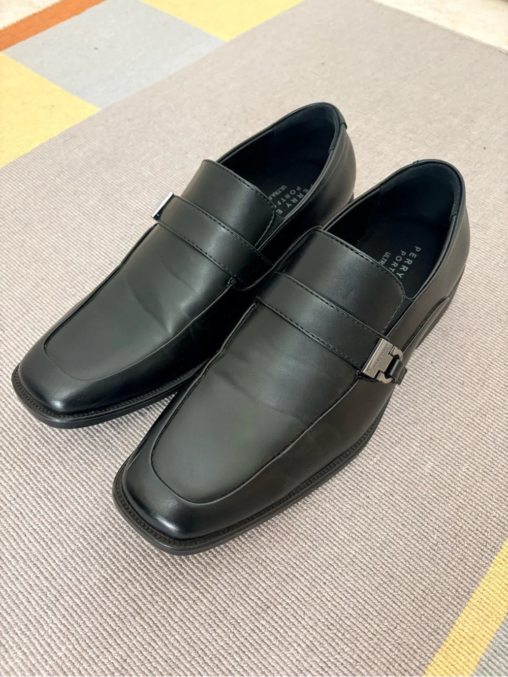 Perry Ellis sleek slip